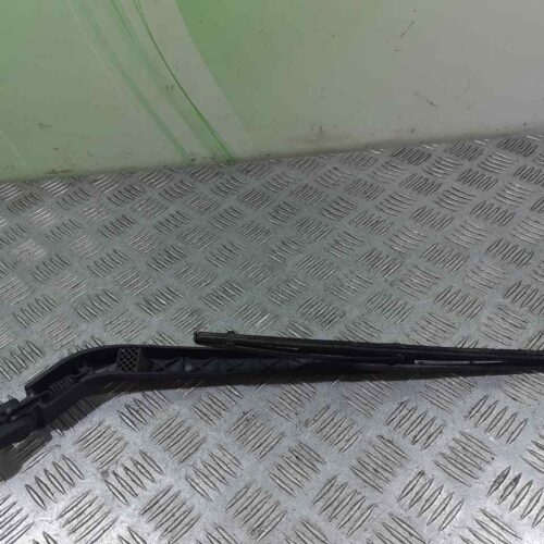 BRAZO LIMPIA TRASERO TOYOTA AURIS Luna   |   10.06 – 12.09