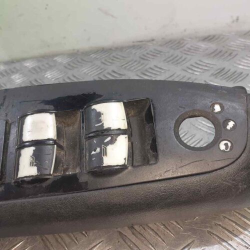 MANDO ELEVALUNAS DELANTERO IZQUIERDO  AUDI A4 BERLINA (8E) 2.5 V6 24V TDI   |   0.00 – 0.04