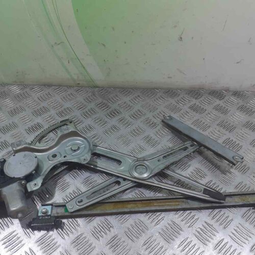 ELEVALUNAS DELANTERO IZQUIERDO TOYOTA YARIS TS   |   11.08 – 12.10