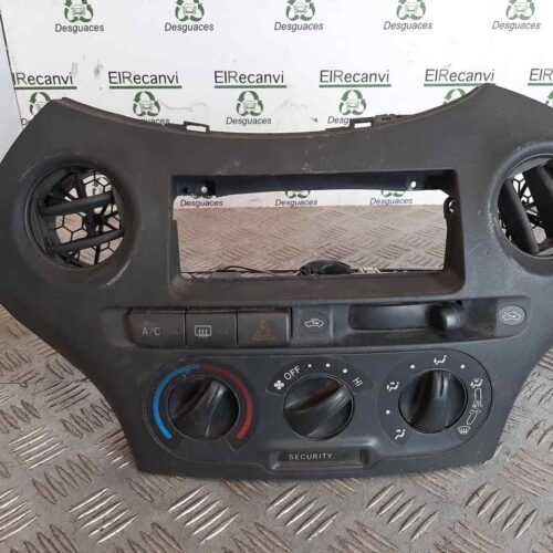 MANDO CALEFACCION / AIRE ACONDICIONADO TOYOTA YARIS (NCP1/NLP1/SCP1) 1.0 Linea Luna   |   0.99 – …