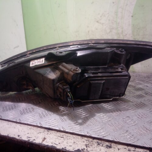 FARO DERECHO FORD FOCUS TURNIER (CAK) Ambiente   |   08.98 – 12.04