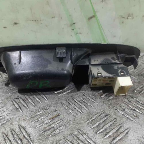 MANDO ELEVALUNAS DELANTERO DERECHO HYUNDAI ACCENT (LC) CRDi GL   |   01.02 – 12.06