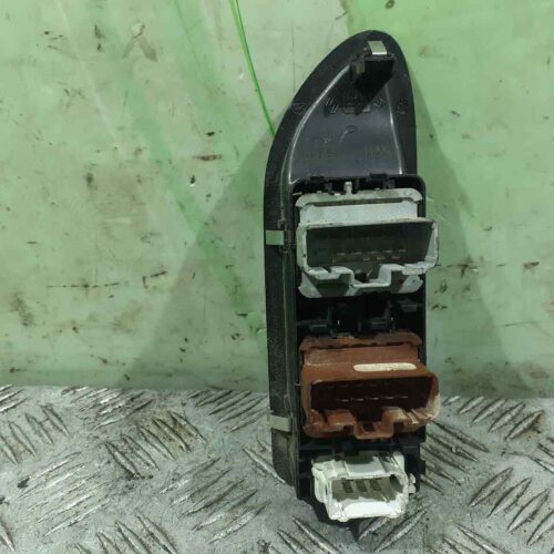 MANDO ELEVALUNAS DELANTERO IZQUIERDO  RENAULT LAGUNA II GRANDTOUR (KG0) 1.9 dCi Diesel CAT   |   0.01 – 0.07