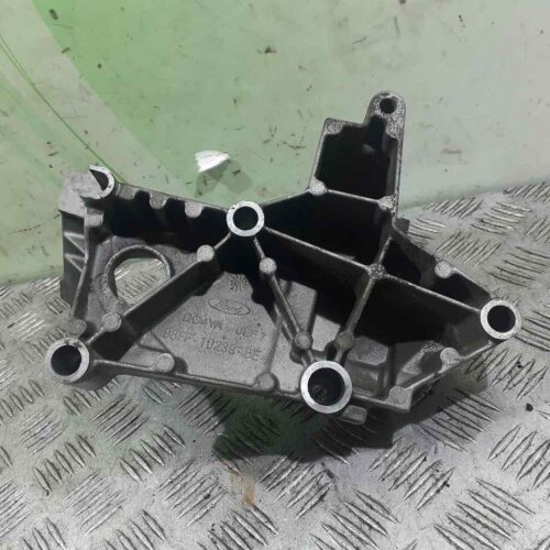 SOPORTE BOMBA INYECCION FORD FOCUS BERLINA (CAK) 1.8 TDDI Turbodiesel CAT   |   0.98 – 0.04