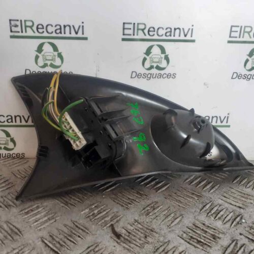 MANDO ELEVALUNAS DELANTERO IZQUIERDO  FORD FOCUS BERLINA (CAK) Ambiente   |   08.98 – 12.04