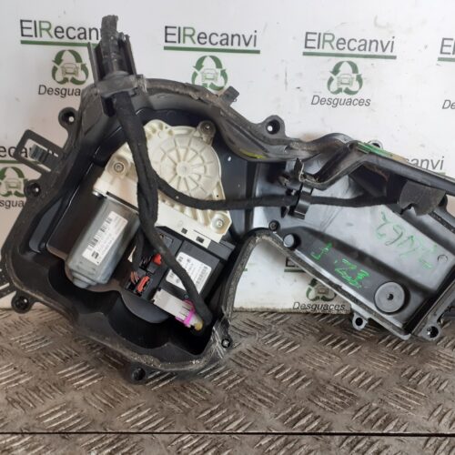 ELEVALUNAS DELANTERO IZQUIERDO SEAT LEON (1P1) Sport   |   05.05 – 12.07