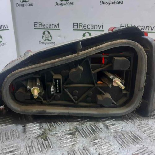 PILOTO TRASERO IZQUIERDO PEUGEOT 106 (S1) Kid   |   08.91 – …