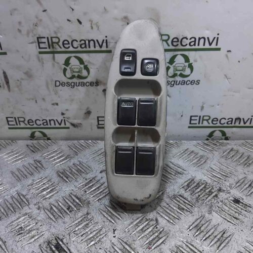 MANDO ELEVALUNAS DELANTERO IZQUIERDO  NISSAN ALMERA TINO (V10M) Ambience   |   08.00 – 12.03