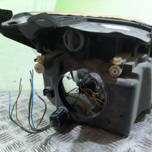 FARO IZQUIERDO FORD FUSION (CBK) Ambiente   |   06.02 – 12.13