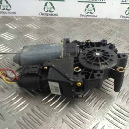 MOTOR ELEVALUNAS DELANTERO DERECHO AUDI A8 (D2) 3.7 Quattro   |   10.98 – 12.02