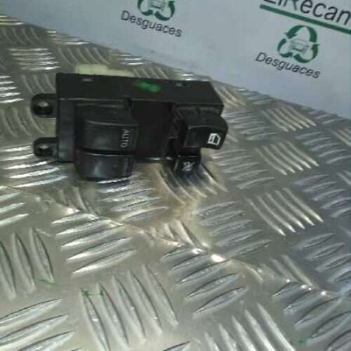 MANDO ELEVALUNAS DELANTERO IZQUIERDO  NISSAN ALMERA (N16/E) Visia   |   12.02 – 12.05