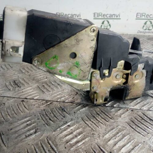 CERRADURA PUERTA DELANTERA DERECHA MITSUBISHI CARISMA BERLINA 5 (DA0) 1900 DI-D Comfort   |   11.00 – 12.05