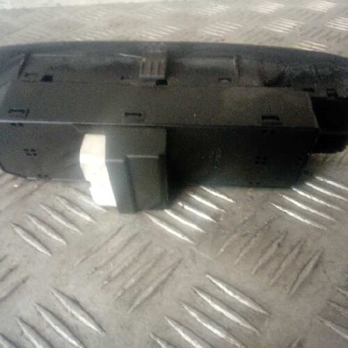 MANDO ELEVALUNAS DELANTERO IZQUIERDO  HYUNDAI ACCENT (LC) GL 4P   |   01.00 – 12.10