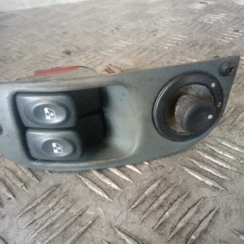 MANDO ELEVALUNAS DELANTERO IZQUIERDO  RENAULT MEGANE I BERLINA HATCHBACK (BA0) 1.6e Alize   |   01.96 – 12.99