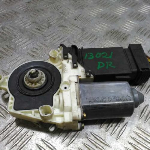 MOTOR ELEVALUNAS DELANTERO DERECHO SEAT TOLEDO (1M2) Select   |   01.99 – 12.04