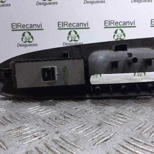 MANDO ELEVALUNAS DELANTERO IZQUIERDO  VOLKSWAGEN TOURAN (1T1) *   |   0.03 – 0.06