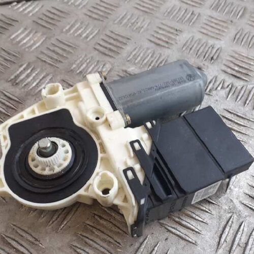 MOTOR ELEVALUNAS TRASERO IZQUIERDO SEAT LEON (1M1) Signo   |   11.99 – 12.04