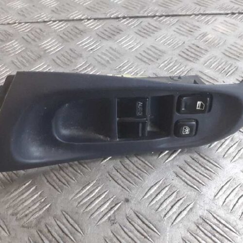 MANDO ELEVALUNAS DELANTERO IZQUIERDO  NISSAN ALMERA (N16/E) Acenta   |   10.02 – 12.03