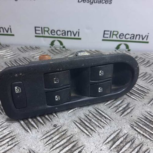 MANDO ELEVALUNAS DELANTERO IZQUIERDO  RENAULT SCENIC II Authentique   |   10.06 – …