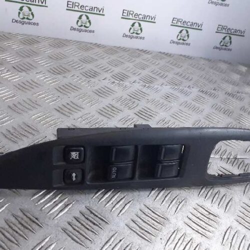 MANDO ELEVALUNAS DELANTERO IZQUIERDO  NISSAN PRIMERA BERLINA (P12) Acenta   |   05.02 – 12.05