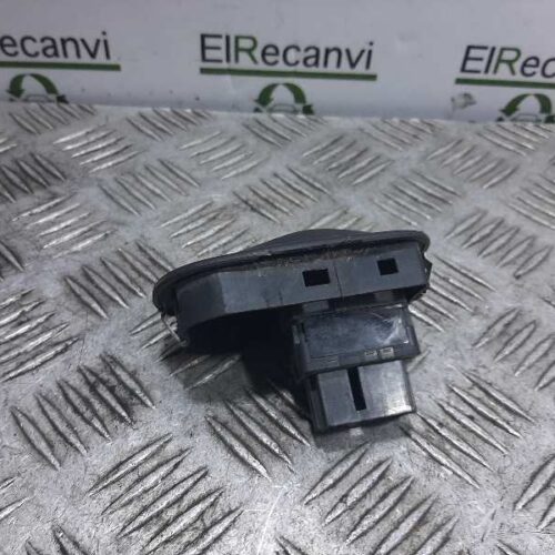 MANDO ELEVALUNAS DELANTERO DERECHO FORD FOCUS TURNIER (CAK) Ambiente   |   08.98 – 12.04