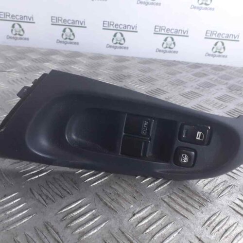 MANDO ELEVALUNAS DELANTERO IZQUIERDO  NISSAN ALMERA (N16/E) Acenta   |   10.02 – 12.03