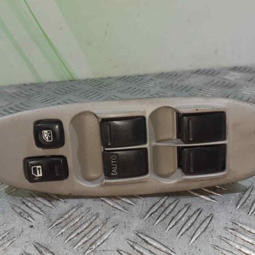 MANDO ELEVALUNAS DELANTERO IZQUIERDO  NISSAN ALMERA TINO (V10M) Ambience   |   08.00 – 12.03