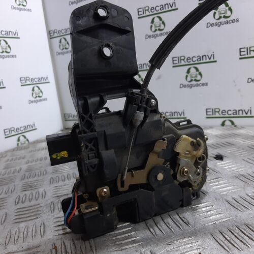 CERRADURA PUERTA DELANTERA DERECHA VOLKSWAGEN GOLF IV BERLINA (1J1) 1.9 TDI   |   0.97 – …