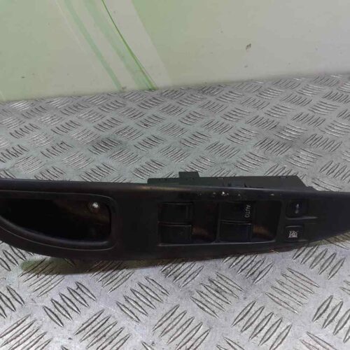 MANDO ELEVALUNAS DELANTERO IZQUIERDO  NISSAN PRIMERA BERLINA (P12) Acenta   |   12.01 – 12.03