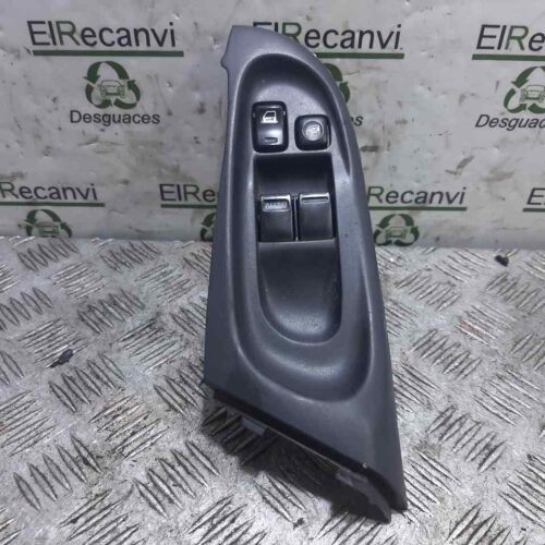 MANDO ELEVALUNAS DELANTERO IZQUIERDO  NISSAN ALMERA (N16/E) Ambience   |   01.00 – 12.02