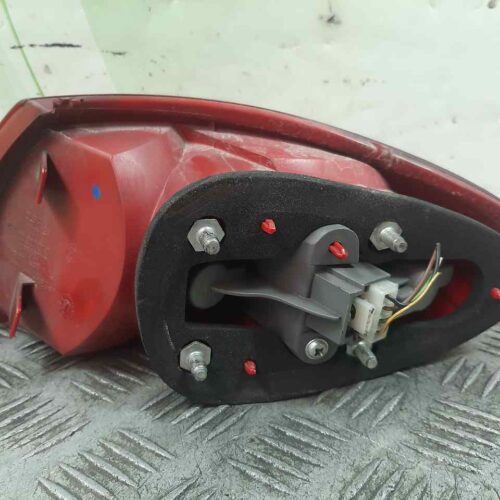 PILOTO TRASERO IZQUIERDO ALFA ROMEO 147 (190) 1.9 JTD 120 Collezione   |   11.06 – 12.09