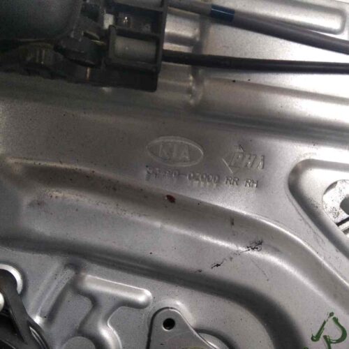 ELEVALUNAS TRASERO DERECHO KIA SPORTAGE Cup   |   01.08 – …