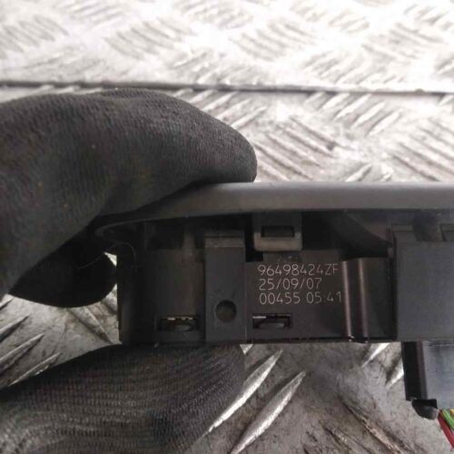 MANDO ELEVALUNAS DELANTERO IZQUIERDO  CITROEN C5 BERLINA 1.8 16V Premier   |   05.02 – 12.04