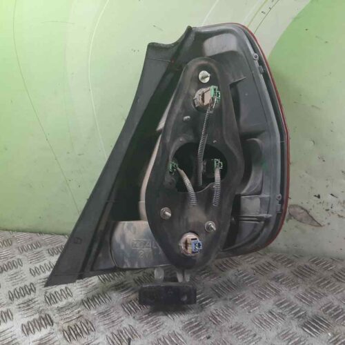 PILOTO TRASERO IZQUIERDO HONDA JAZZ (GD1/5) 1.4 LS   |   01.02 – 12.07