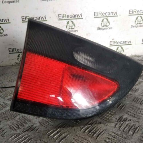 PILOTO TRASERO IZQUIERDO INTERIOR RENAULT MEGANE I CLASSIC (LA0) 1.4e RN   |   12.96 – 12.98