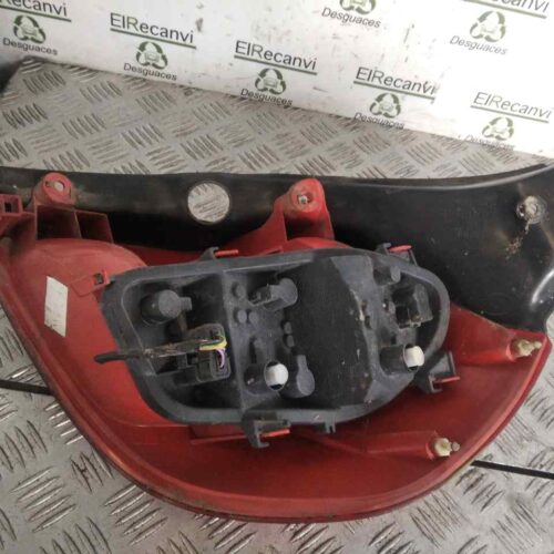 PILOTO TRASERO IZQUIERDO RENAULT CLIO II FASE II (B/CB0) Authentique   |   06.01 – 12.08