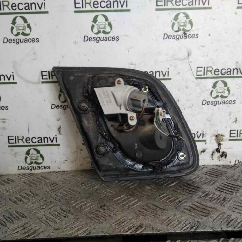 PILOTO TRASERO DERECHO INTERIOR NISSAN ALMERA (N15) Competence (1998)   |   04.98 – …