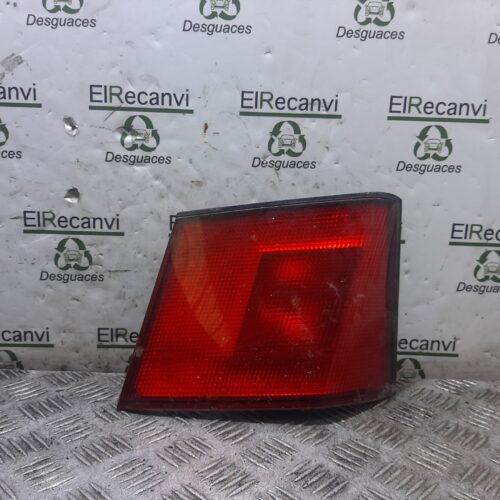 PILOTO TRASERO DERECHO INTERIOR MITSUBISHI CARISMA BERLINA 4 (DA0) 1600 GL   |   06.99 – …