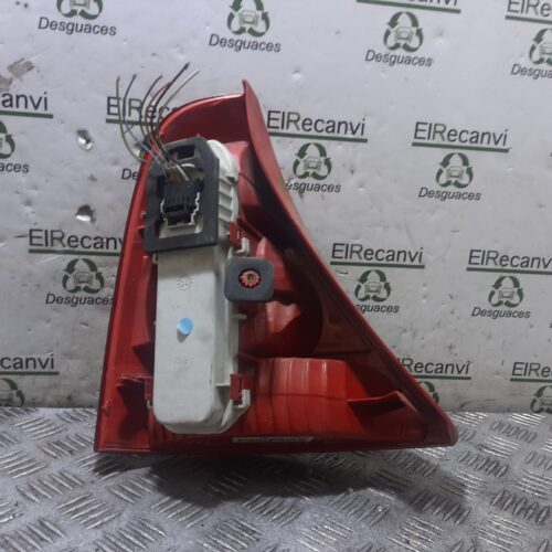 PILOTO TRASERO DERECHO RENAULT CLIO II FASE II (B/CB0) Authentique   |   06.01 – 12.08