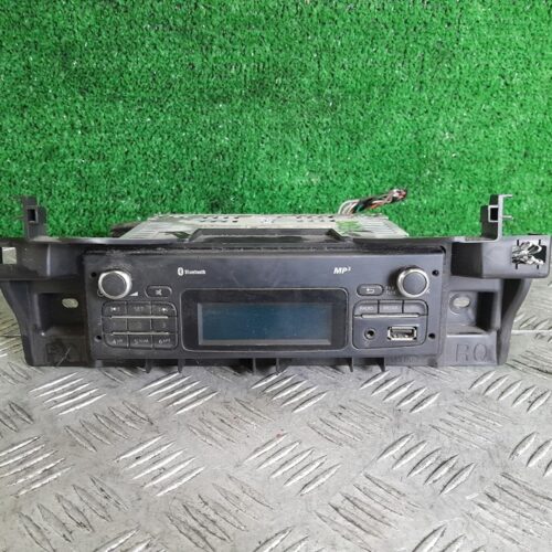 SISTEMA AUDIO / RADIO CD RENAULT KANGOO Profesional   |   08.10 – 12.20