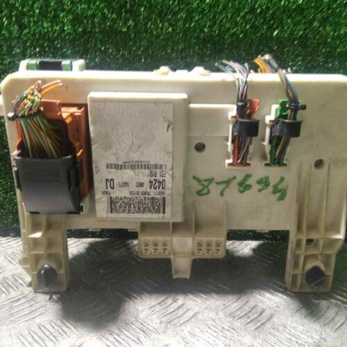 CAJA RELES / FUSIBLES FORD FOCUS BERLINA (CAP) Ghia   |   08.04 – 12.06