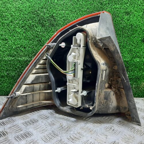 PILOTO TRASERO DERECHO FORD FOCUS BERLINA (CAP) Ghia   |   08.04 – 12.06
