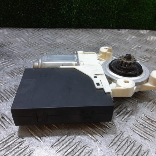 MOTOR ELEVALUNAS DELANTERO DERECHO FORD FOCUS BERLINA (CAP) Ghia | 08.04 – 12.07