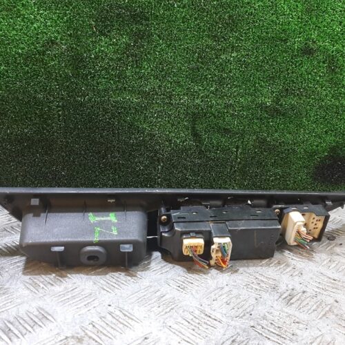 MANDO ELEVALUNAS DELANTERO IZQUIERDO MAZDA 6 BERLINA (GG) 2.0 CRTD 120 Active (4-ptas.) | 06.02 – 12.08