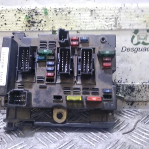 CAJA RELES / FUSIBLES PEUGEOT 307 (S1) XR   |   04.01 – 12.04