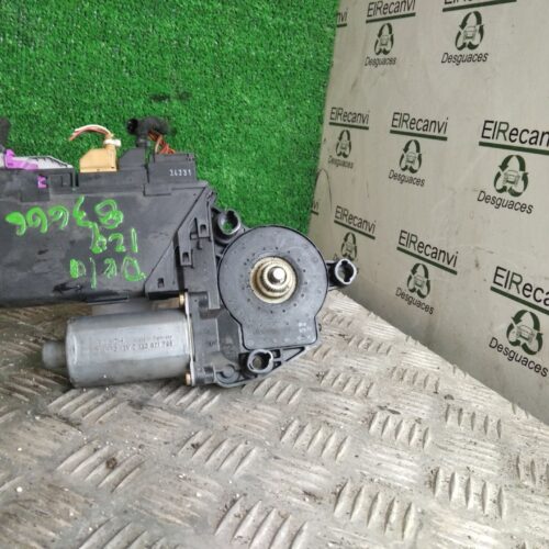 MOTOR ELEVALUNAS DELANTERO IZQUIERDO AUDI A4 AVANT (8E) 2.0   |   05.01 – 12.04