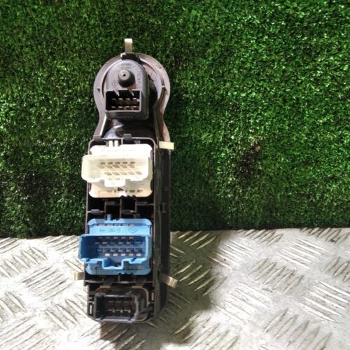 MANDO ELEVALUNAS DELANTERO IZQUIERDO RENAULT GRAND MODUS Exception   |   01.09 – 12.09