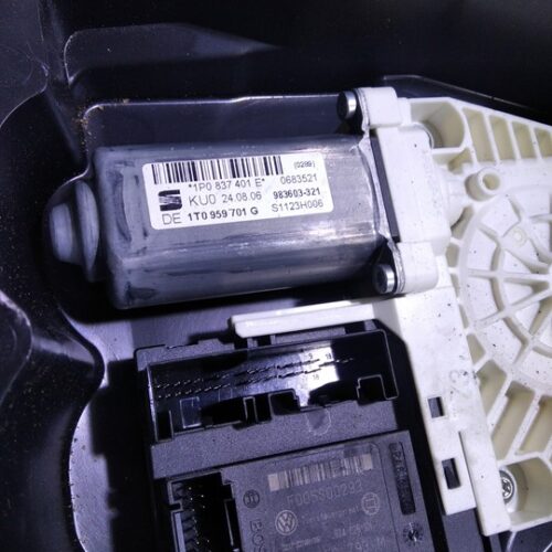 ELEVALUNAS DELANTERO IZQUIERDO SEAT LEON (1P1) Comfort Limited   |   04.07 – …