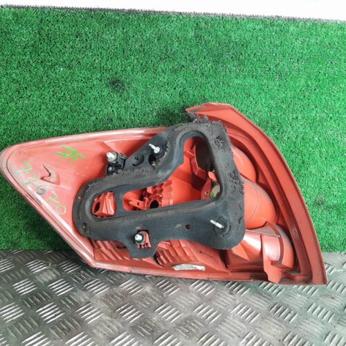 PILOTO TRASERO DERECHO TOYOTA AURIS 1.6 16V CAT   |   0.06 – …