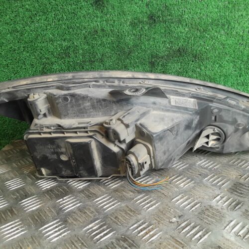 FARO IZQUIERDO FORD FOCUS BERLINA (CAK) Ambiente   |   0.98 – …